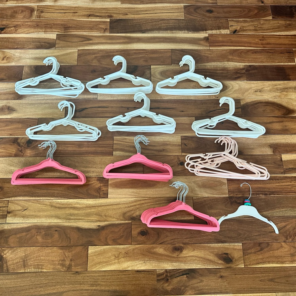 Lot of 96 plastic and velvet white and pink youth hangers